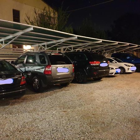 Hotel La Favorita 佩斯基耶拉德加达 外观 照片