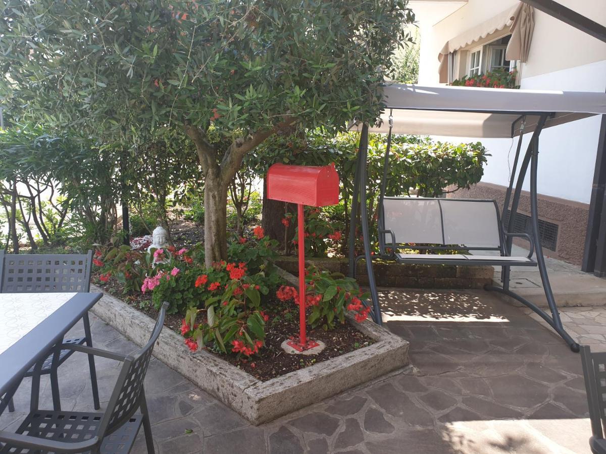 Hotel La Favorita 佩斯基耶拉德加达 外观 照片