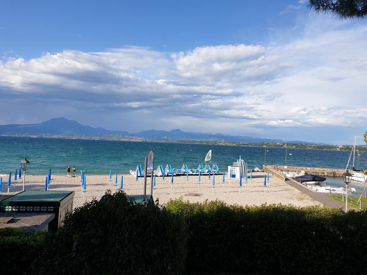 Hotel La Favorita 佩斯基耶拉德加达 外观 照片